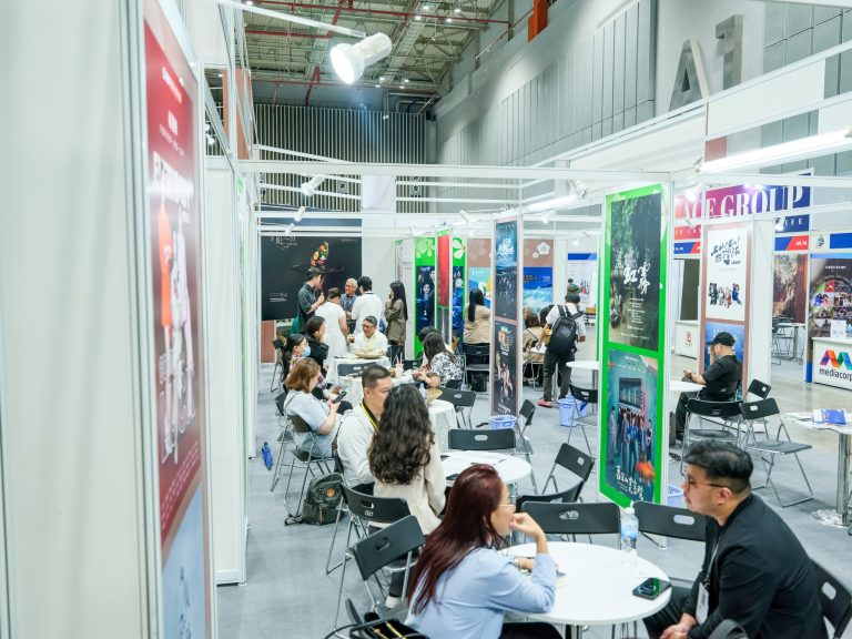 Kinh nghiệm & mạng lưới quốc tế